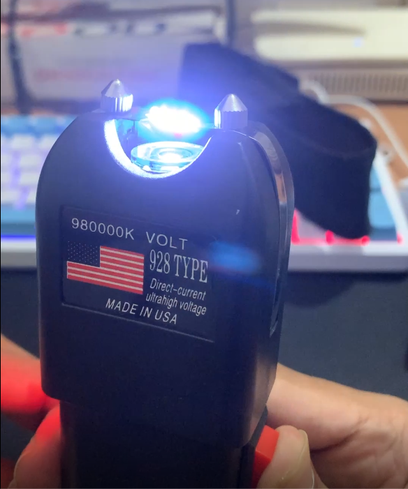 সেলফ-ডিফেন্স হেভি ডিউটি স্টান গান Self-Defense Stun Gun with Flashlight (Big Size)